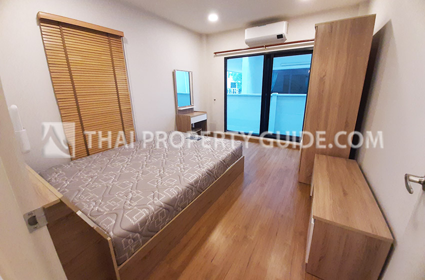 House with Shared Pool in Bangnatrad 